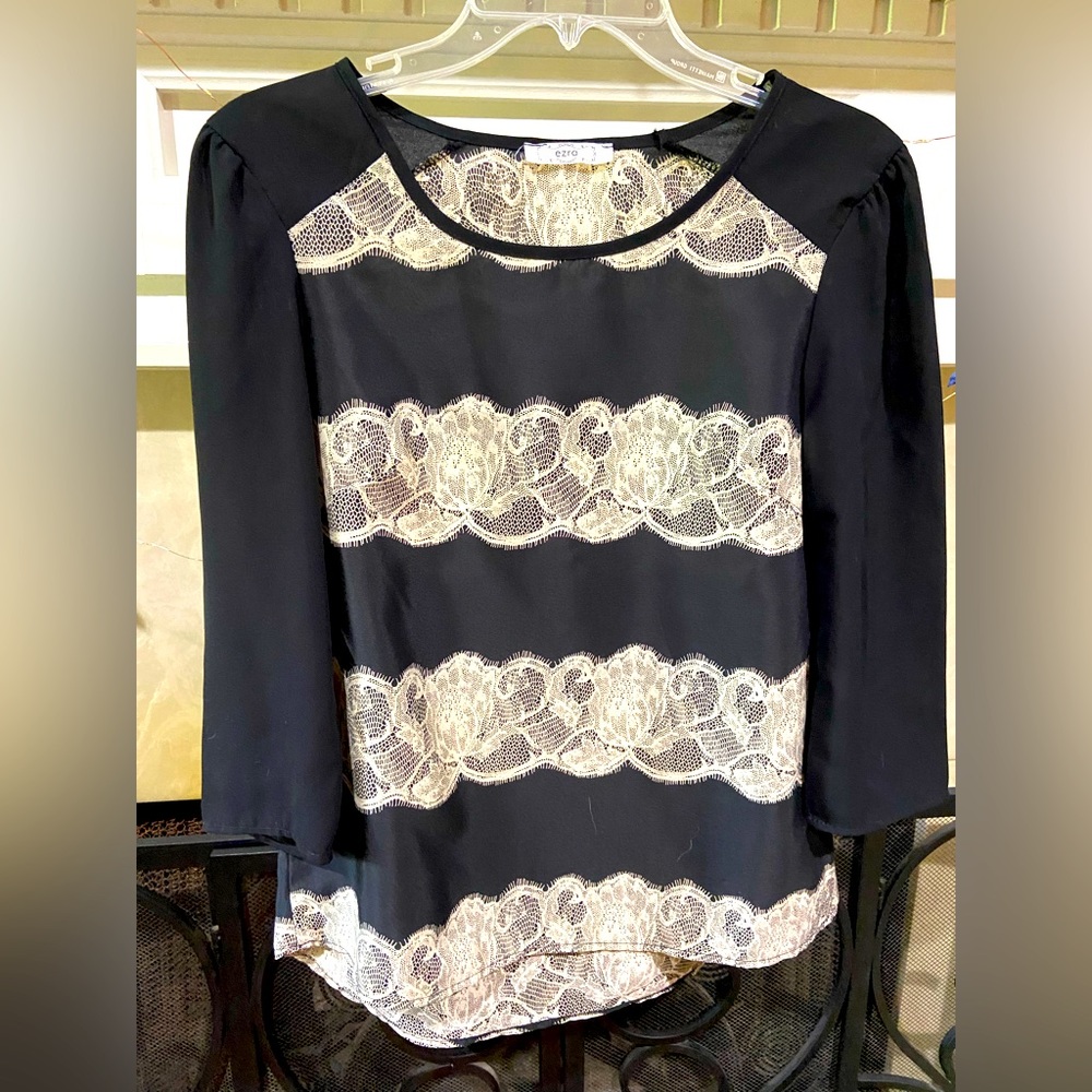 Dressy top by Ezra, size M, excellent condition.